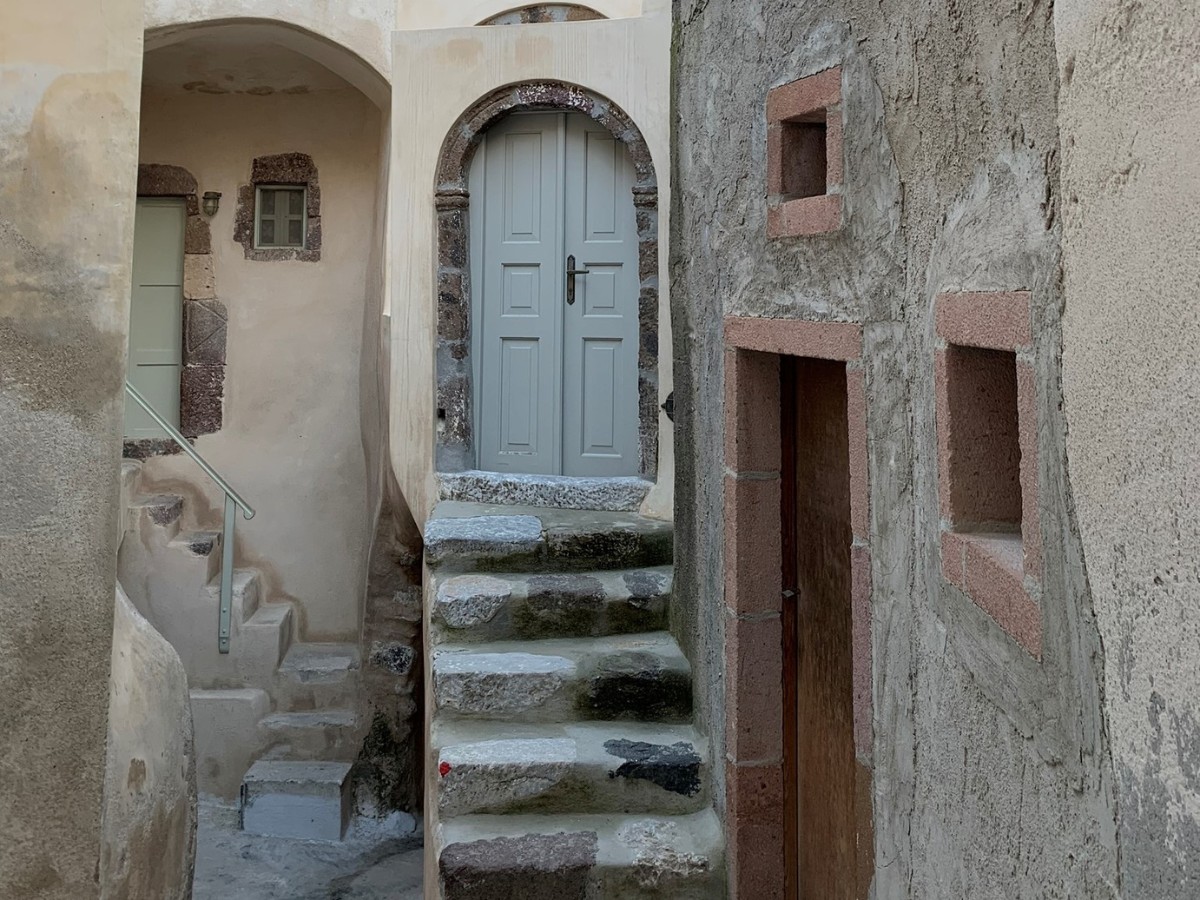 Inside the walls of castelli