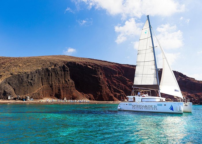Half-Day Exclusive Catamaran Cruise in Santorini with Meal and Open Bar